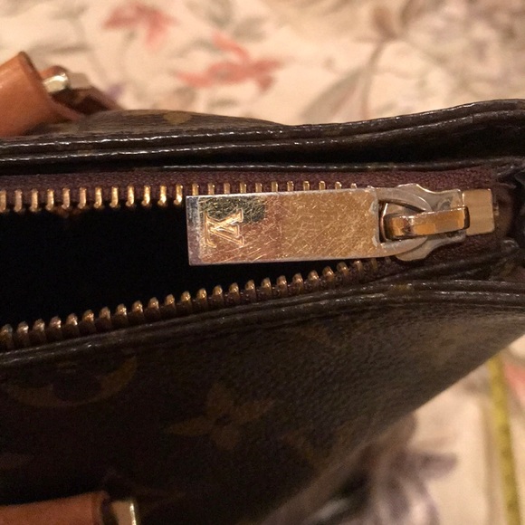 *AUTHENTIC* Louis Vuitton Bag - Picture 3 of 8